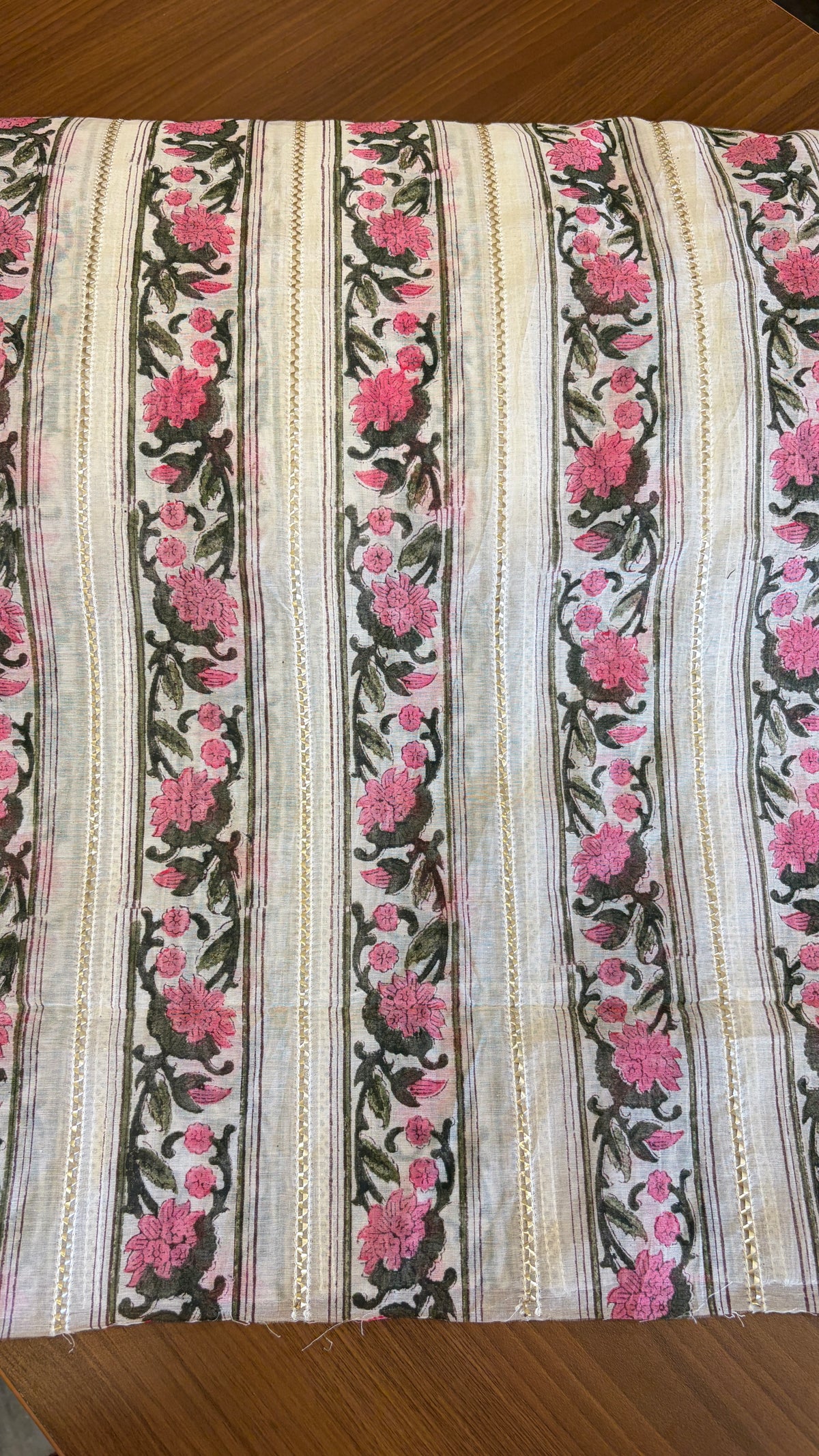 Pure Banarasi mulchanderi with handblock pink