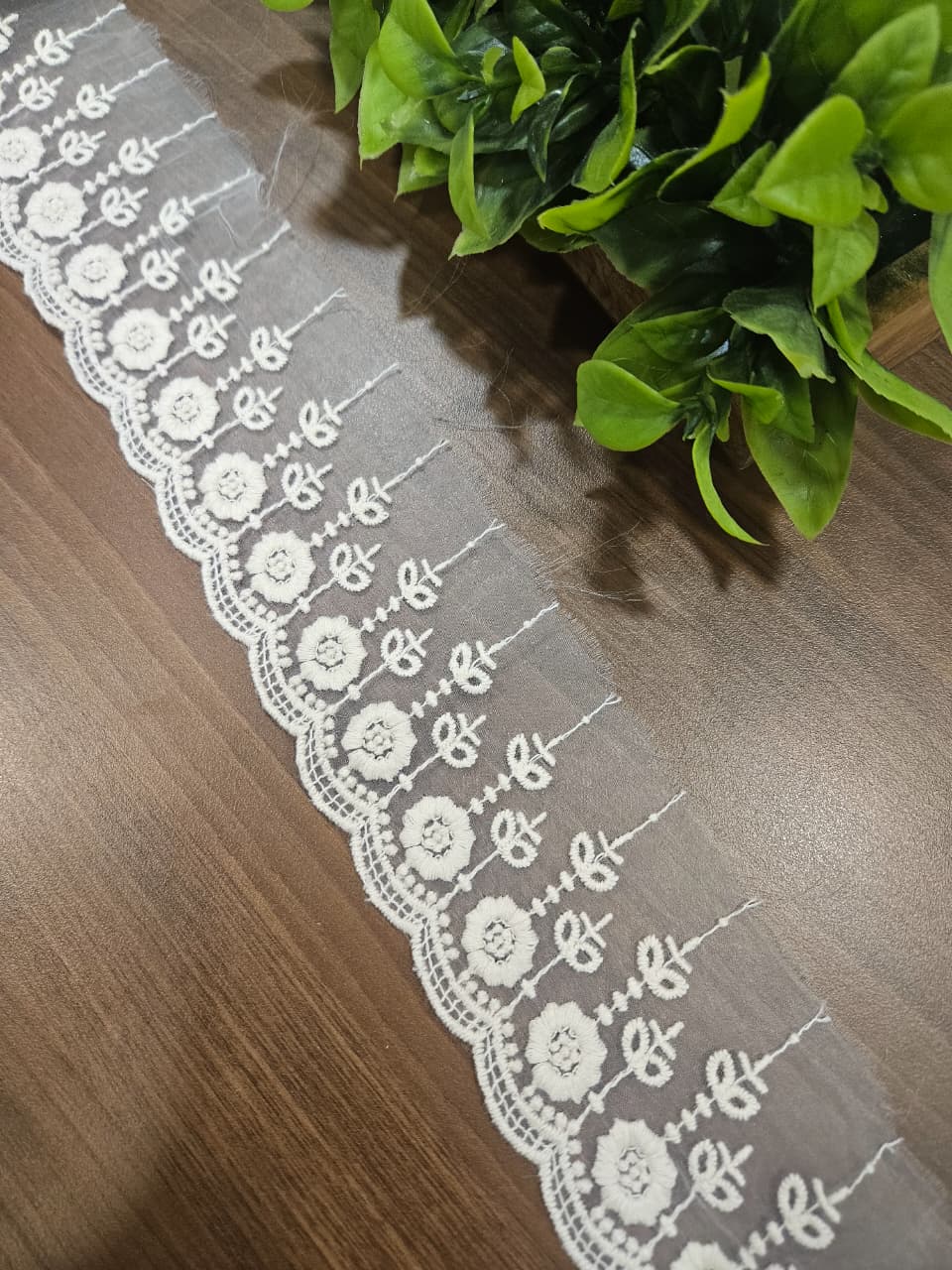Dyeable organza lace off-white