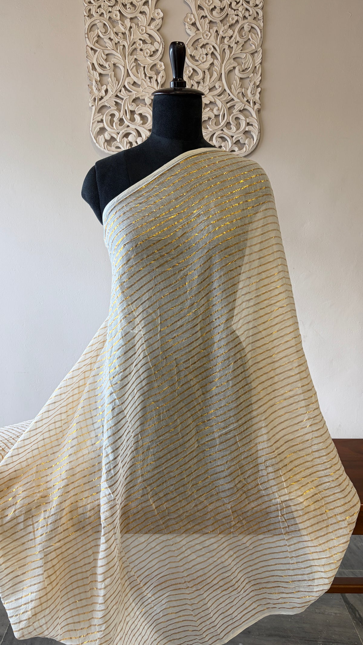 Mulcotton fabric with gold lurex line