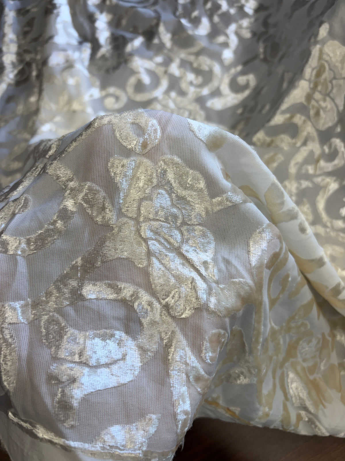 Brasso velvet