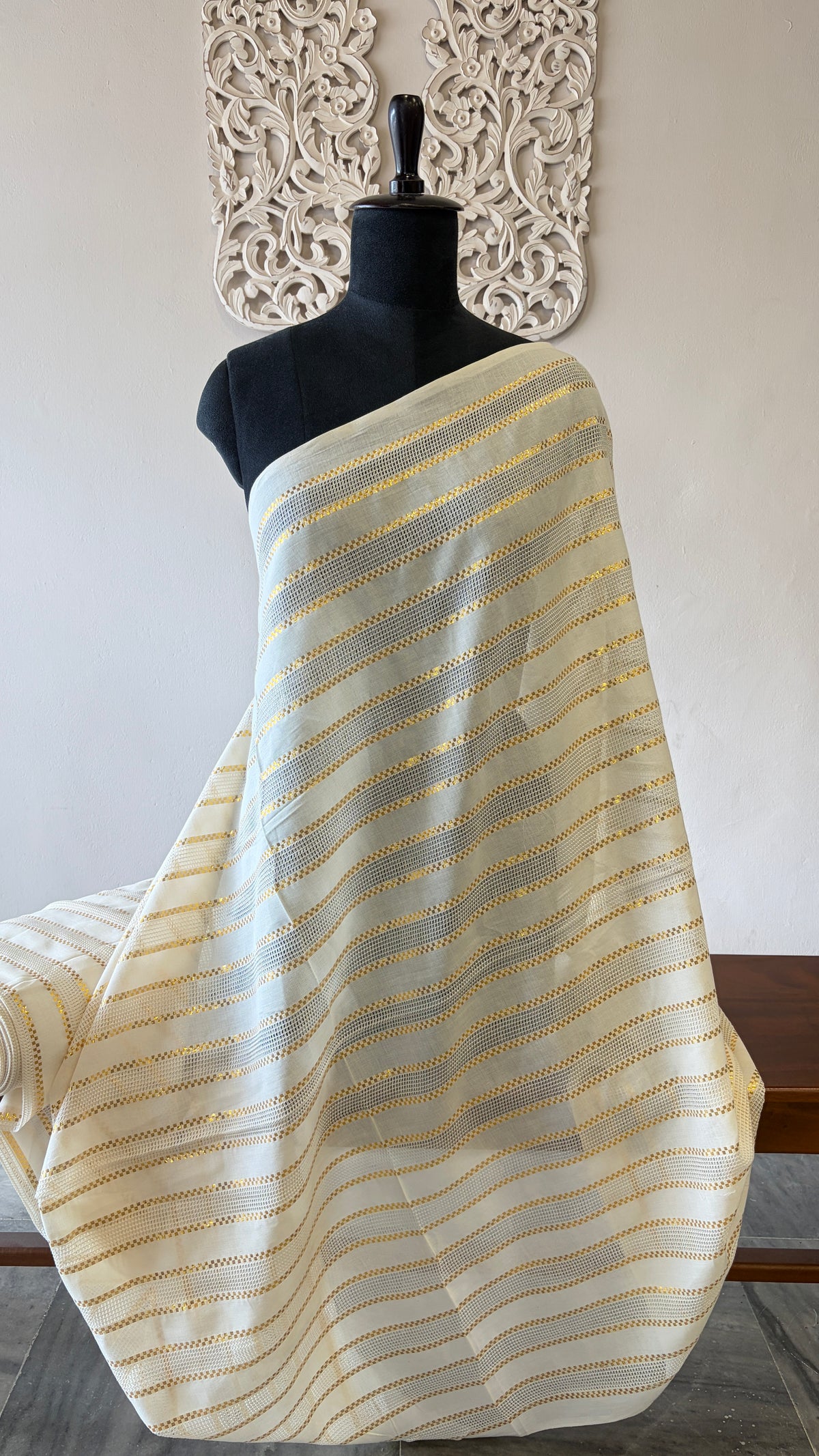 Cotton fabric with lurex weave gold
