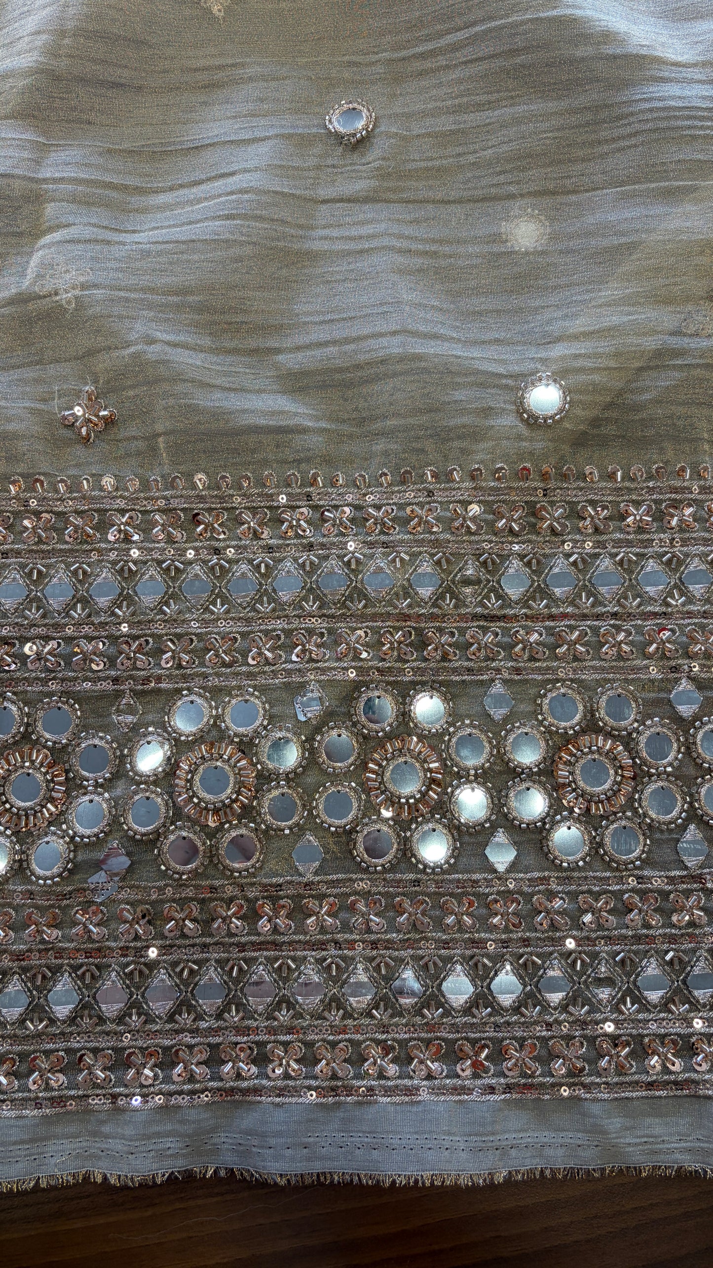 Semi crushed tissue with Daman embroidery