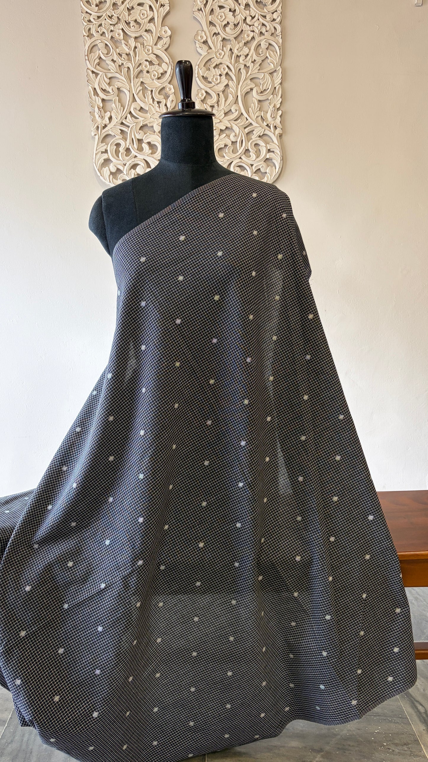 Handloom cotton with woven butta