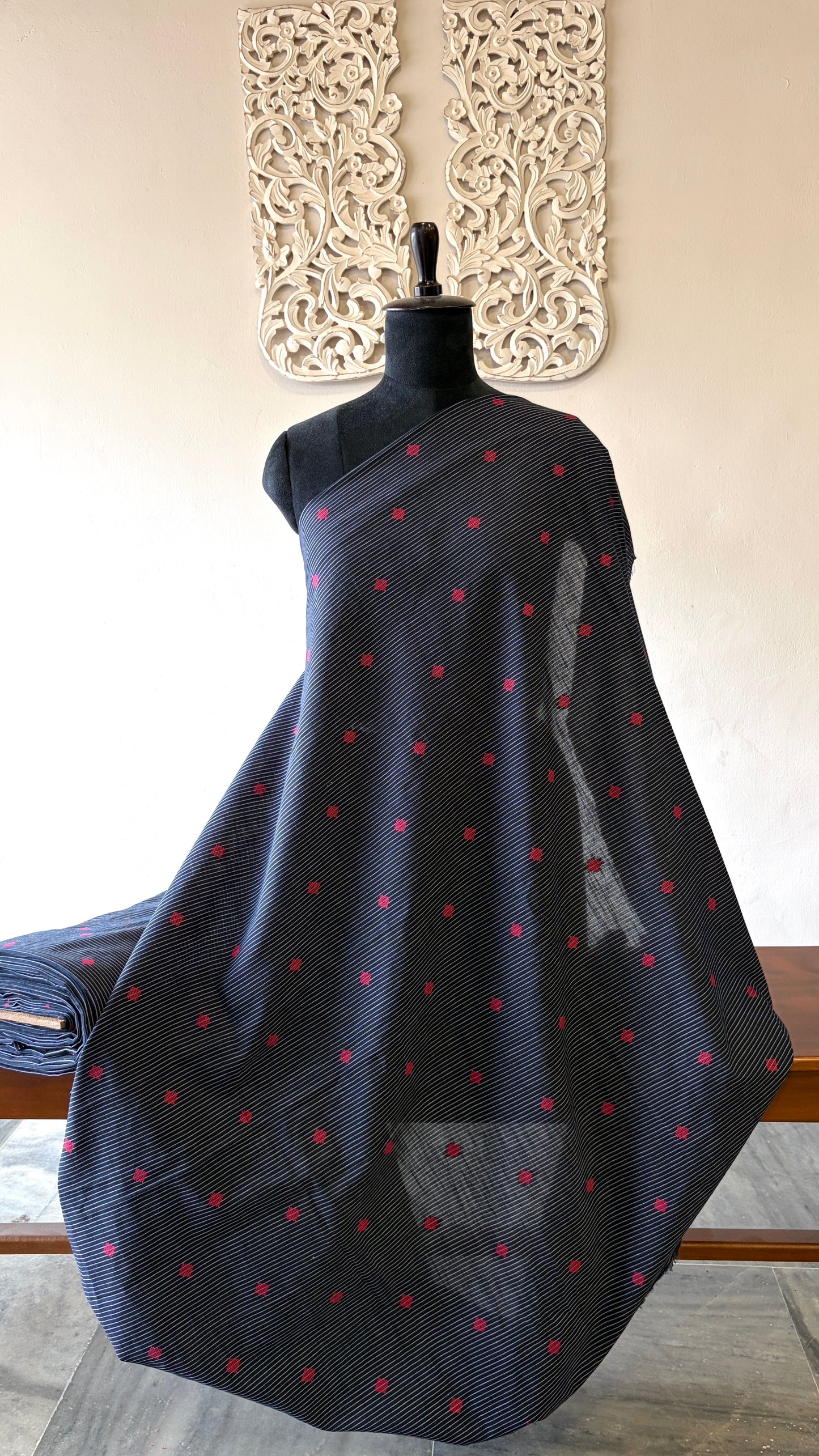 Handloom cotton with Red butta weaving