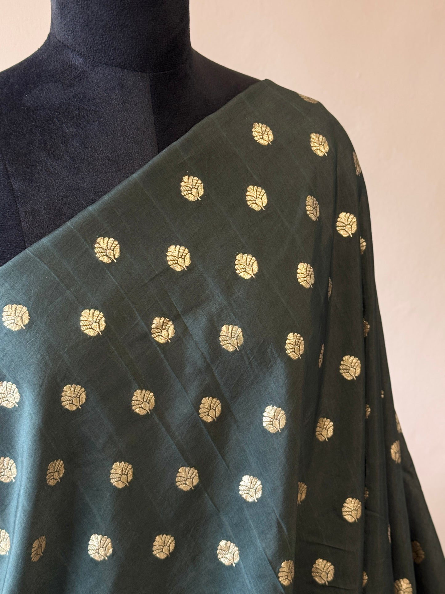 RUSSIAN SILK WITH ZARI BUTTA