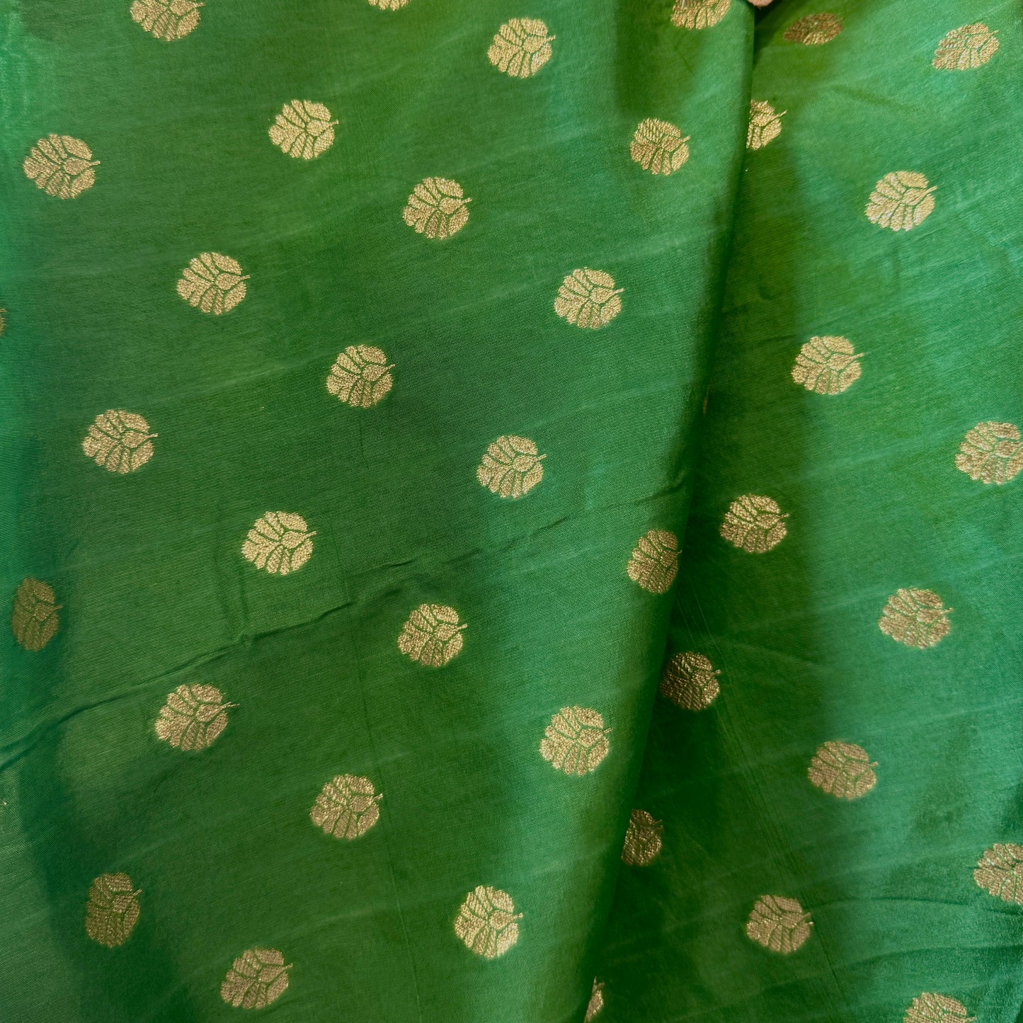 RUSSIAN SILK WITH ZARI BUTTA