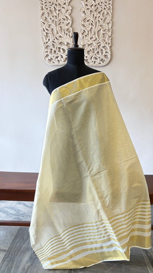 Tissue fabric with Kasavu border
