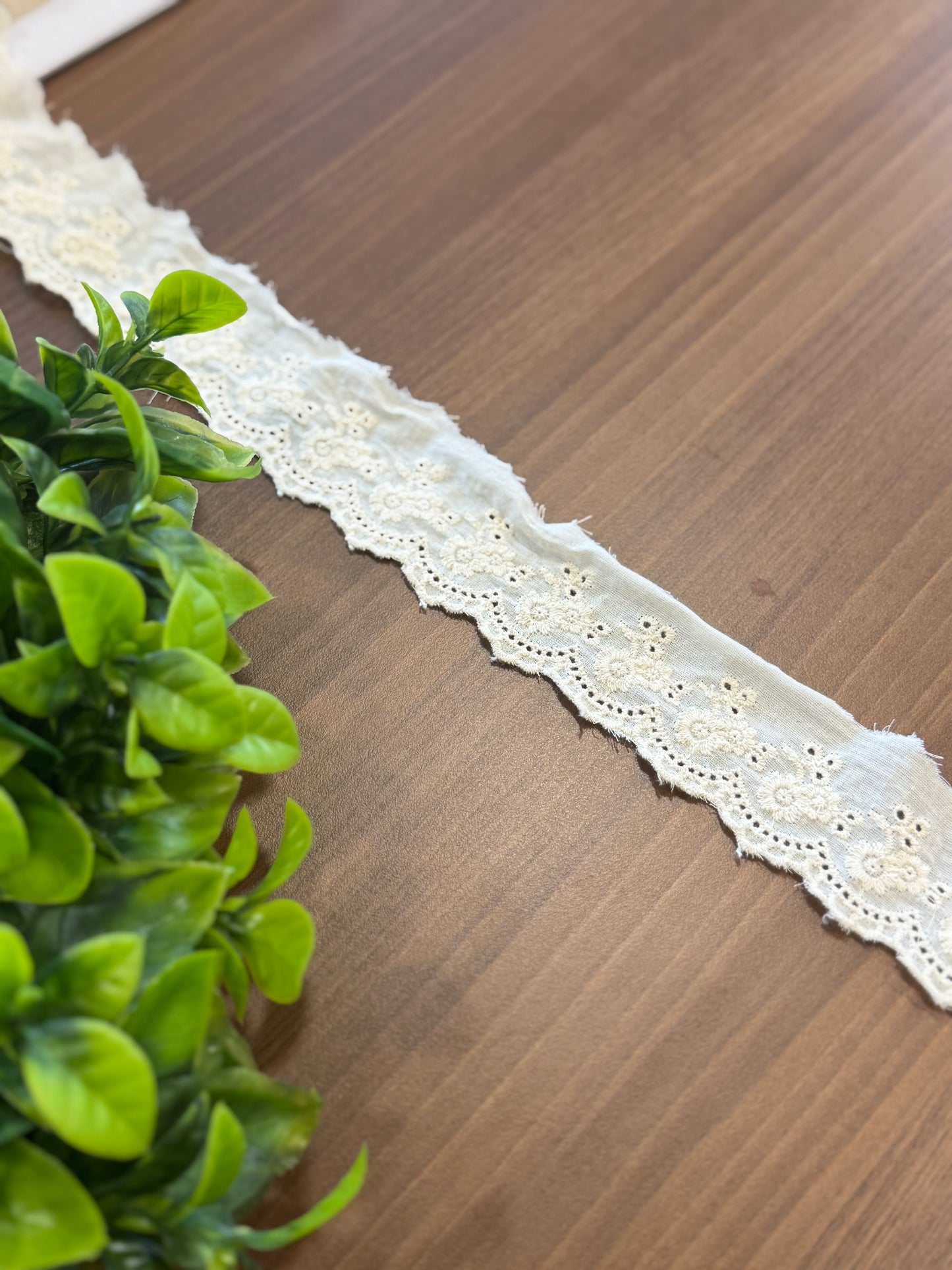 Dyeable cotton lace off-white