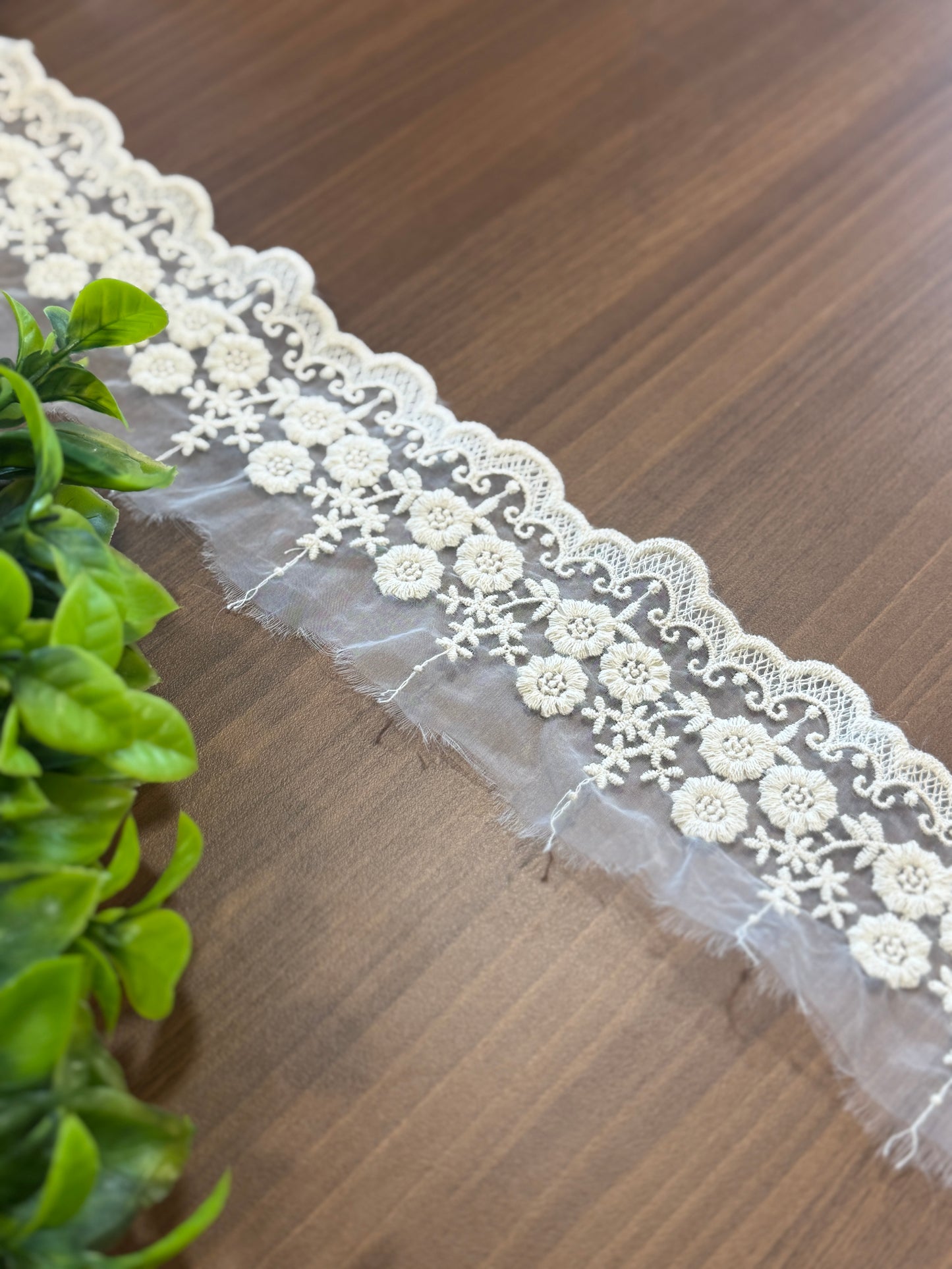Dyeable organza lace off-white