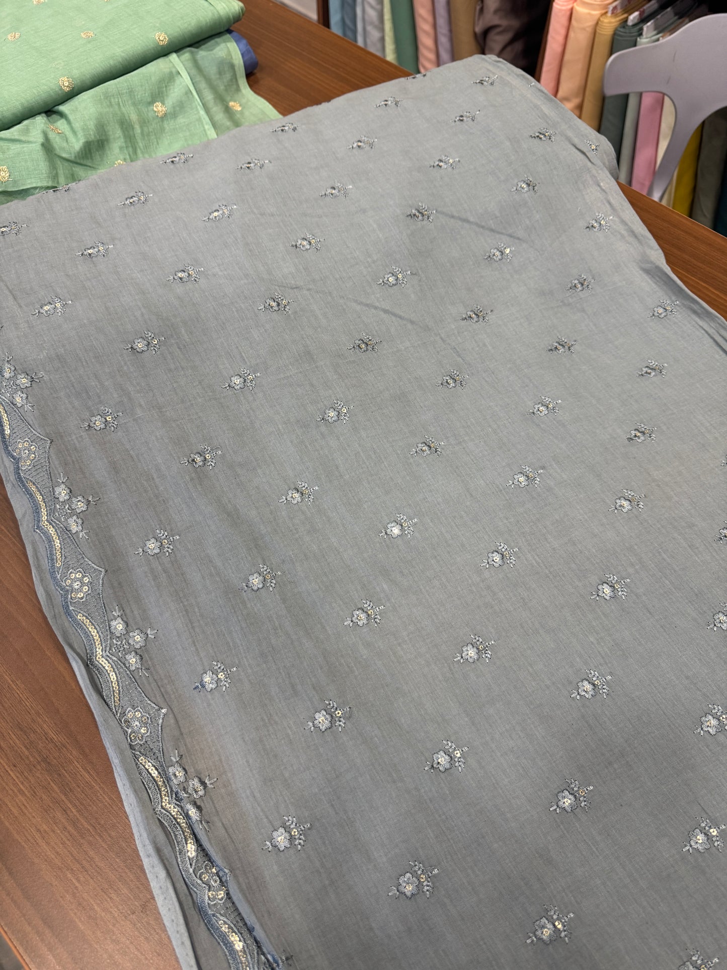 Mulcotton embroidery with scallop border