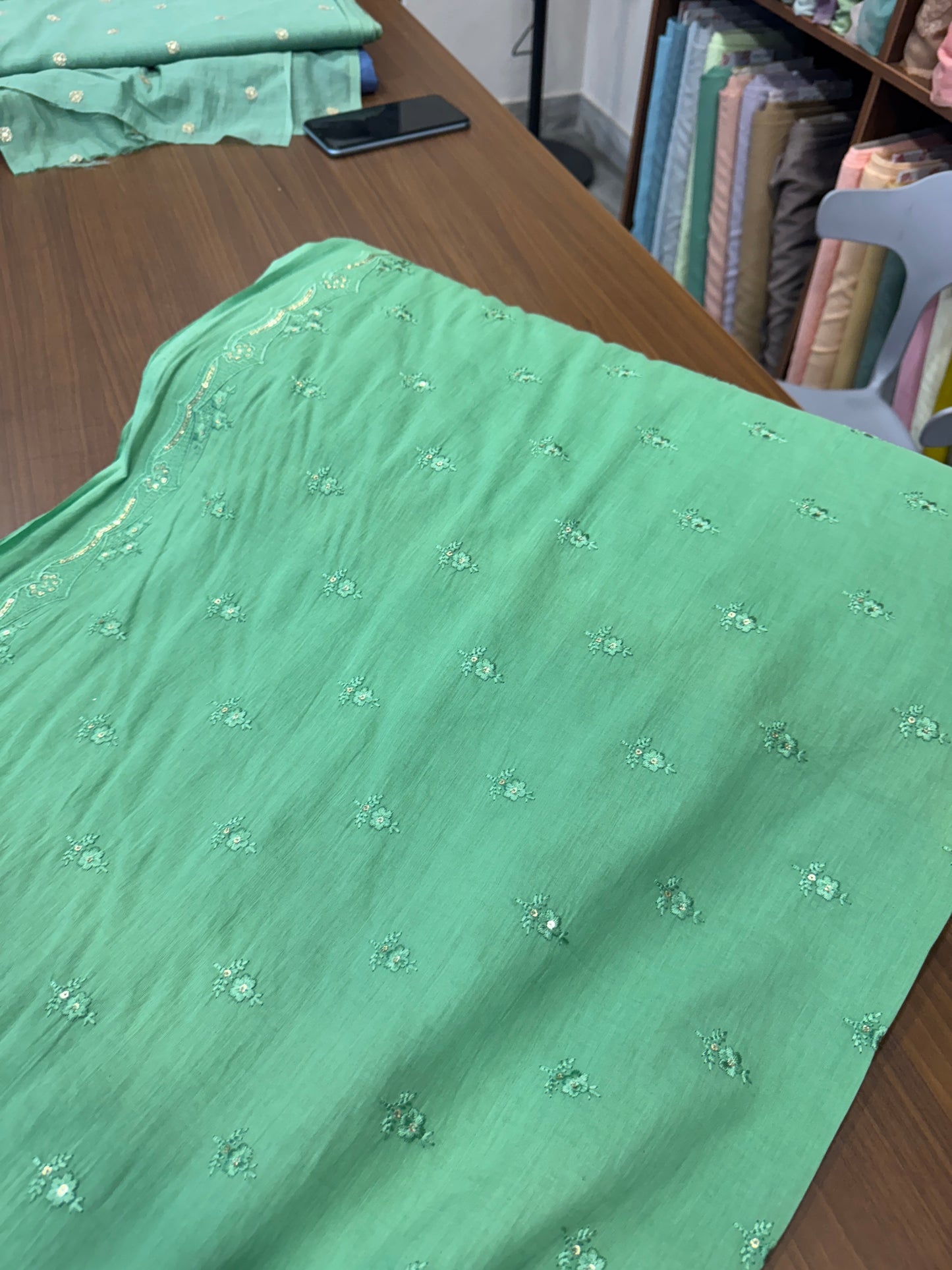 Mulcotton embroidery with scallop border