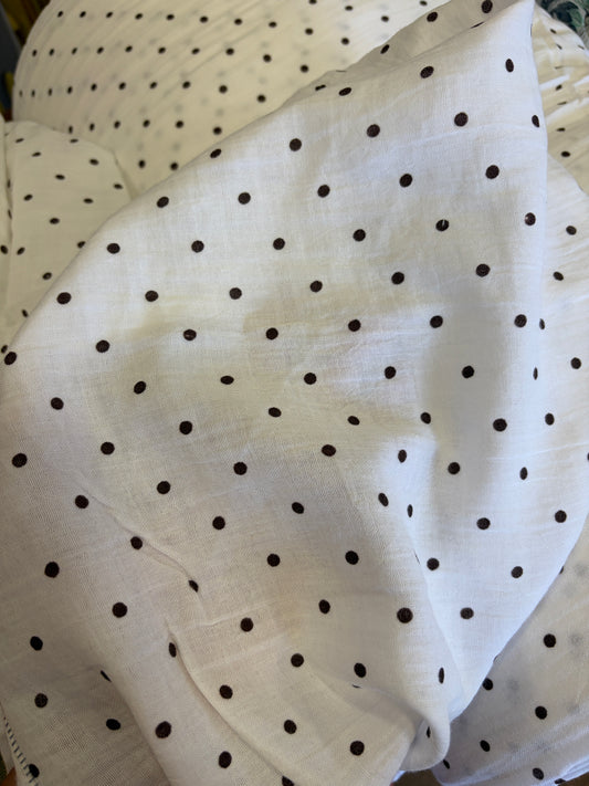 Double gauze Muslin with black polka print (white)