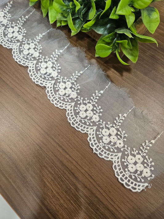Dyeable organza lace off-white